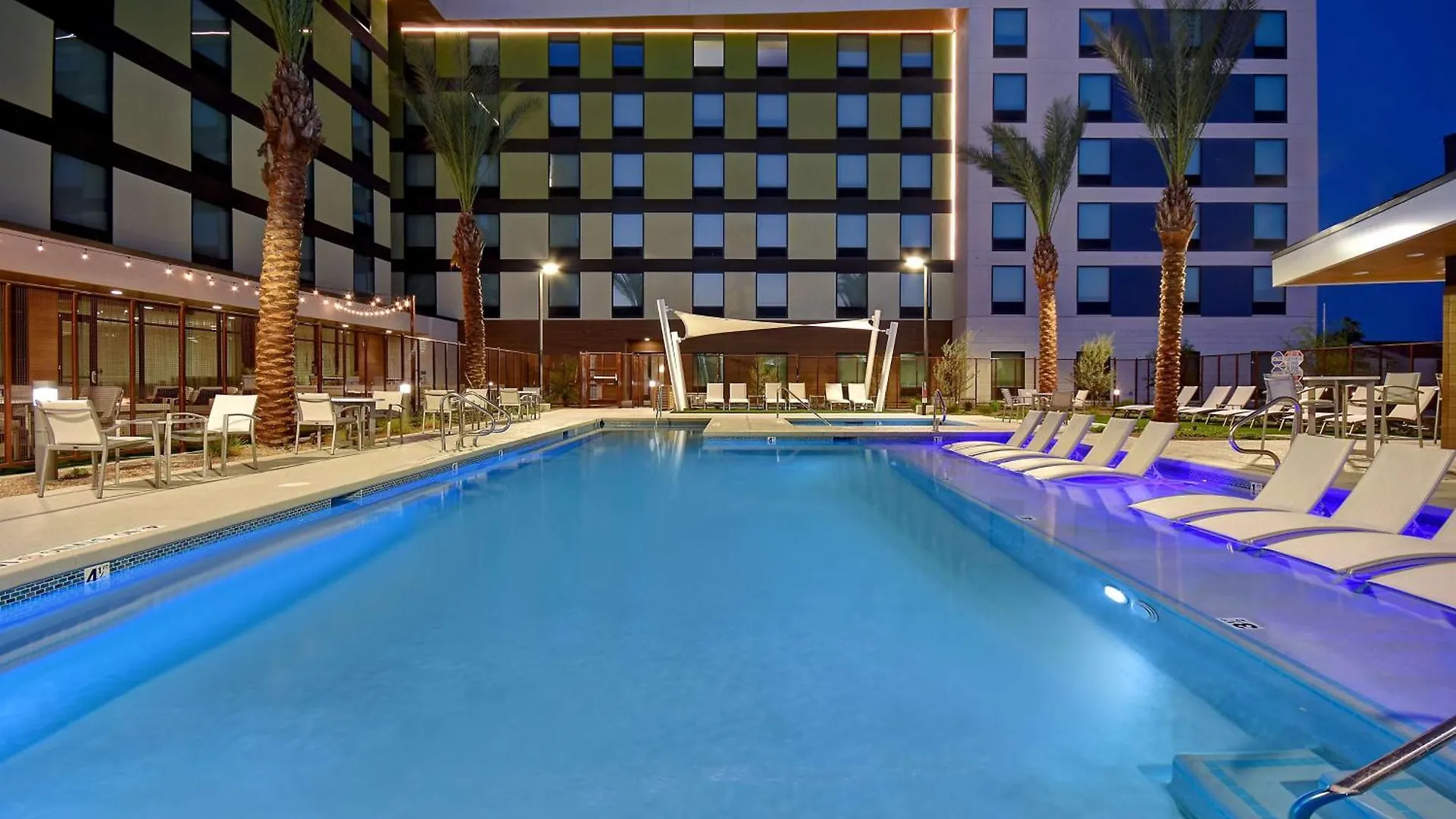 Home2 Suites By Hilton Las Vegas Convention Center - No Resort Fee Hotel