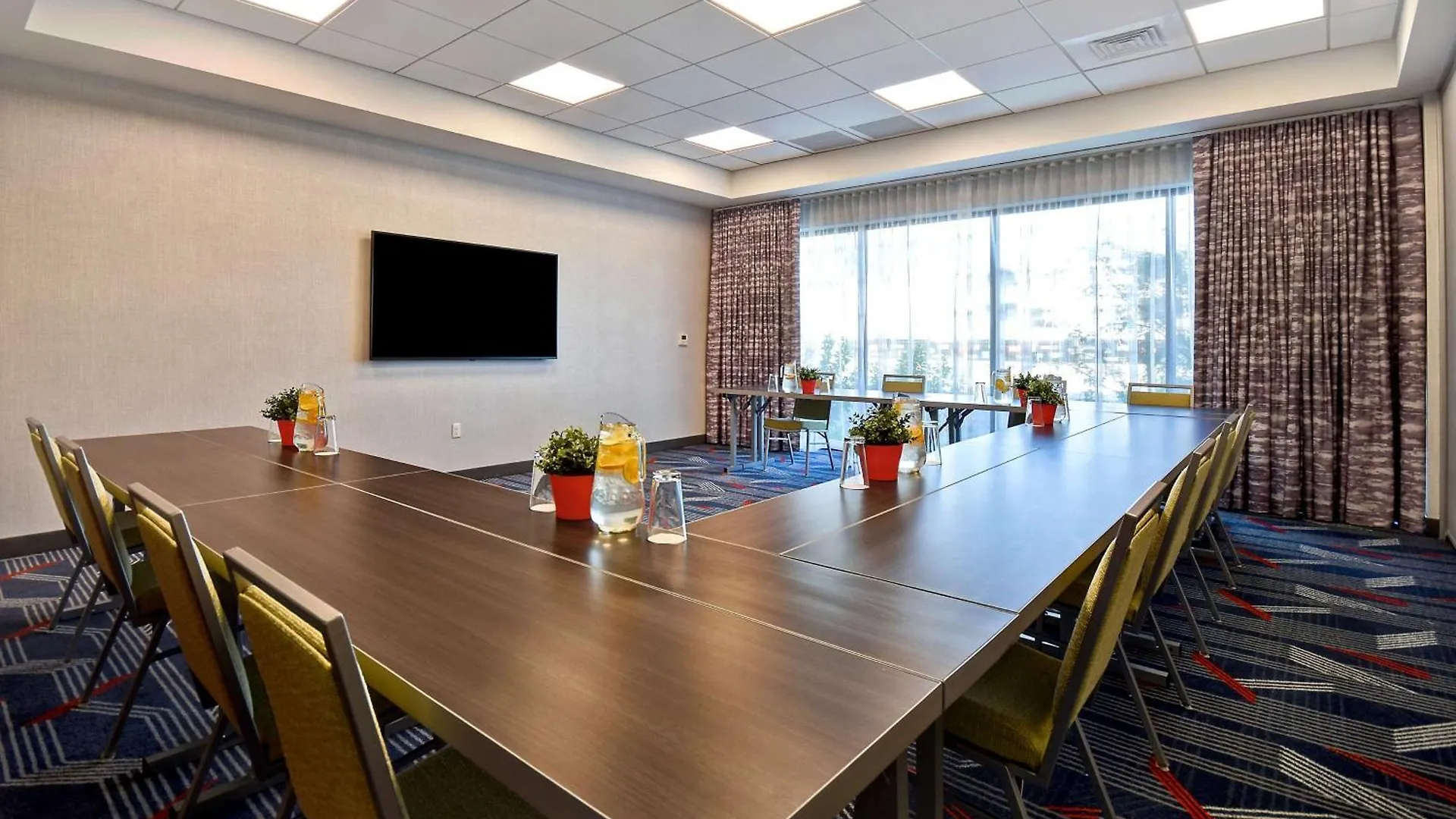 Home2 Suites By Hilton Las Vegas Convention Center - No Resort Fee 3*,
