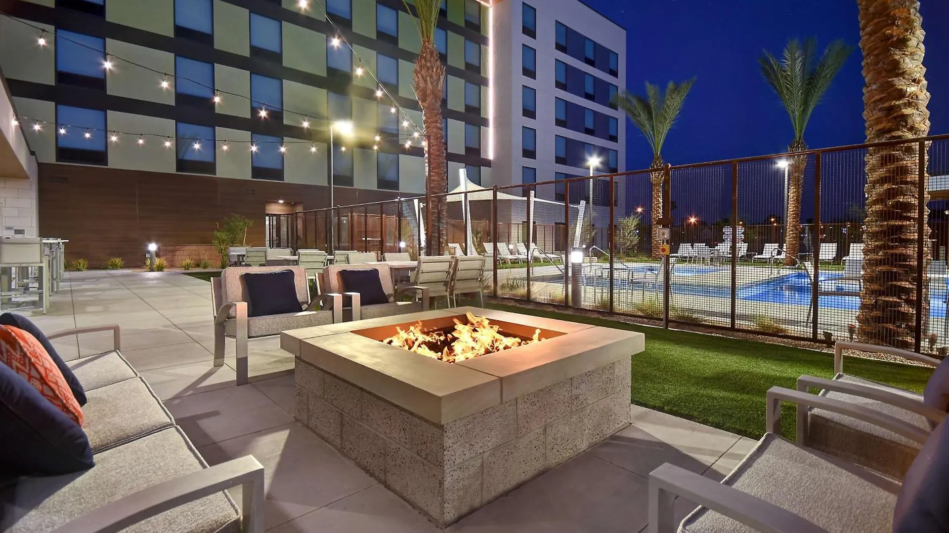 Home2 Suites By Hilton Las Vegas Convention Center - No Resort Fee