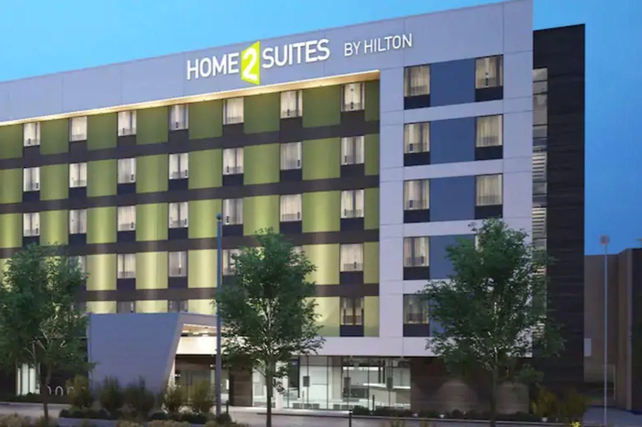 Home2 Suites By Hilton Las Vegas Convention Center - No Resort Fee Hotel